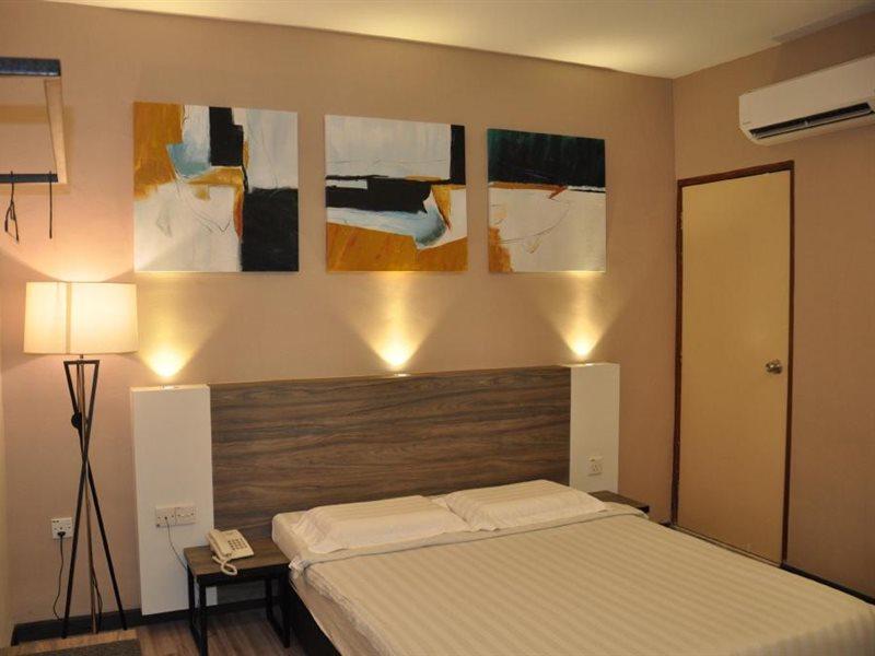 Frazel Inn Hotel Parit Buntar Extérieur photo