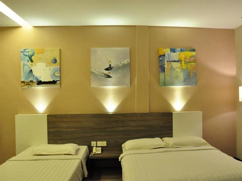 Frazel Inn Hotel Parit Buntar Extérieur photo
