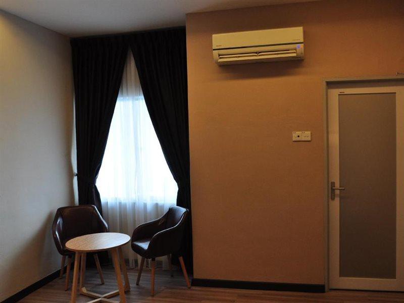 Frazel Inn Hotel Parit Buntar Extérieur photo