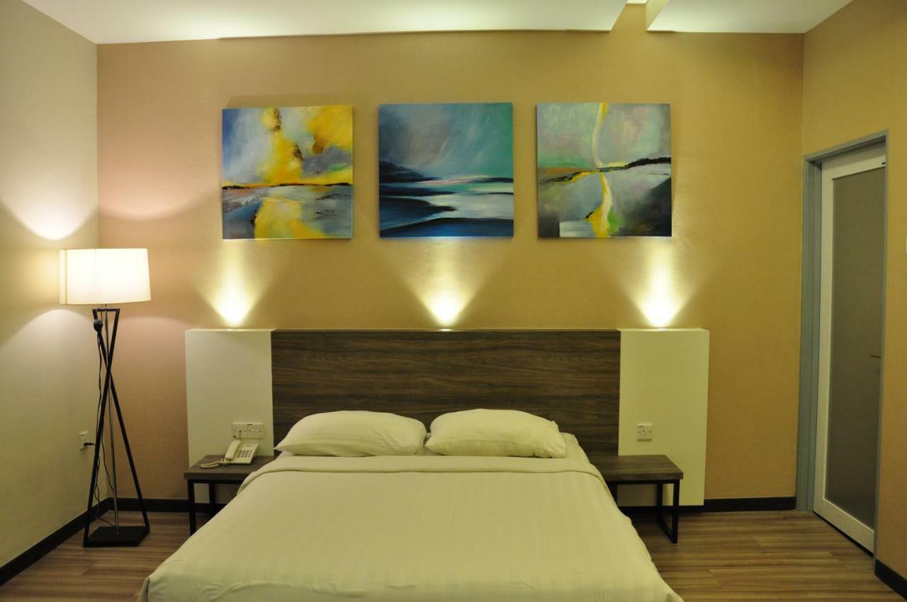 Frazel Inn Hotel Parit Buntar Extérieur photo