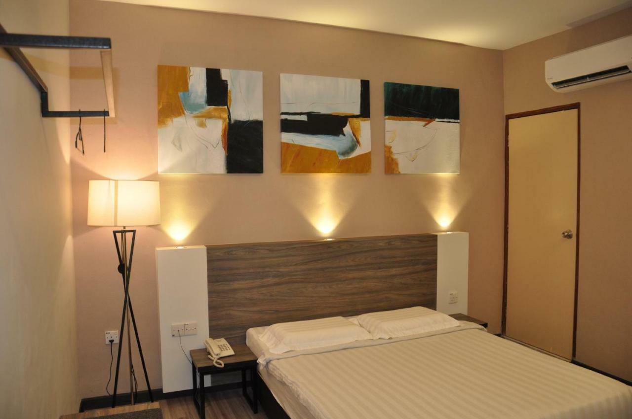 Frazel Inn Hotel Parit Buntar Extérieur photo