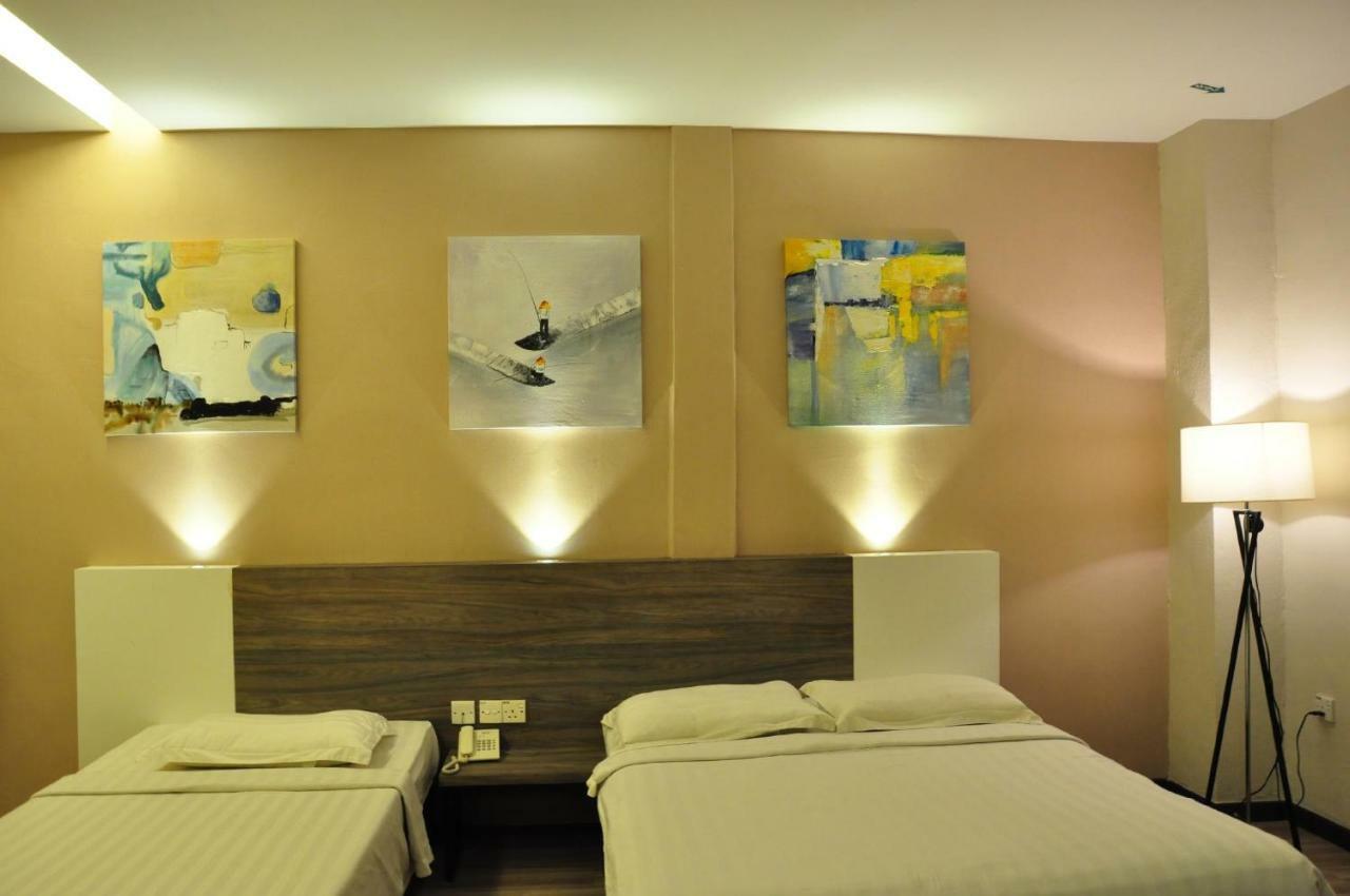 Frazel Inn Hotel Parit Buntar Extérieur photo