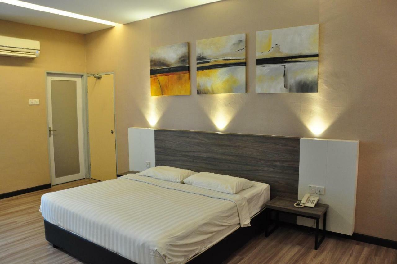 Frazel Inn Hotel Parit Buntar Extérieur photo