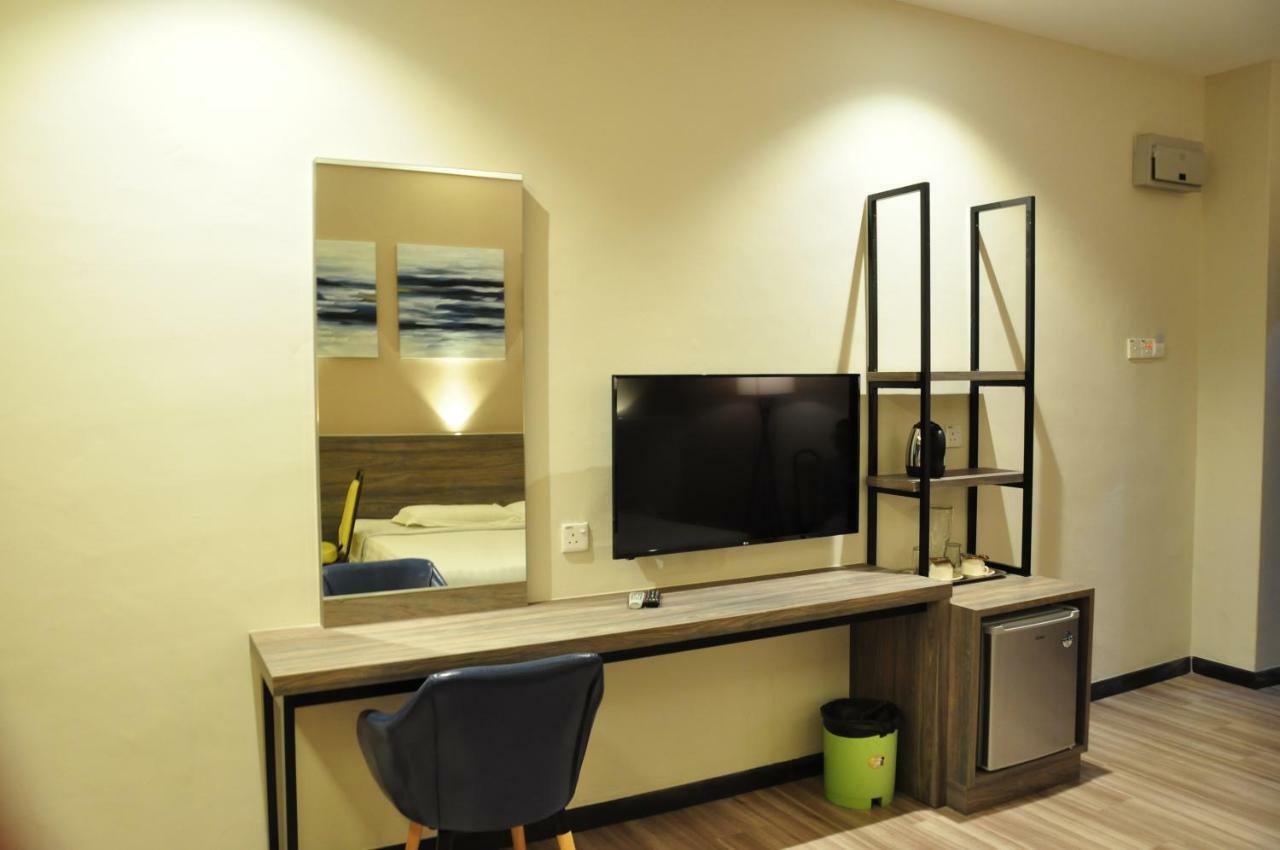 Frazel Inn Hotel Parit Buntar Extérieur photo