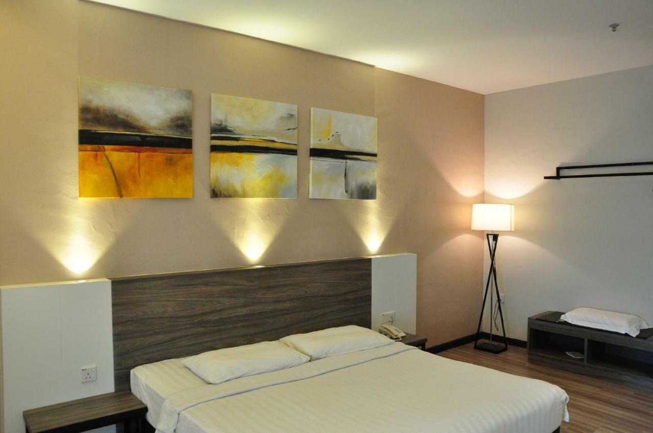 Frazel Inn Hotel Parit Buntar Extérieur photo