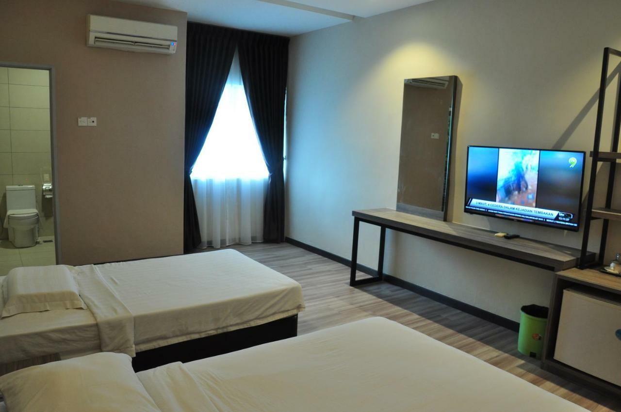 Frazel Inn Hotel Parit Buntar Extérieur photo