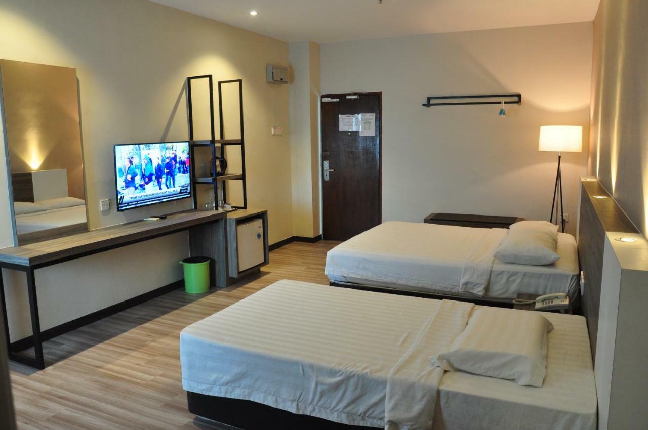 Frazel Inn Hotel Parit Buntar Extérieur photo