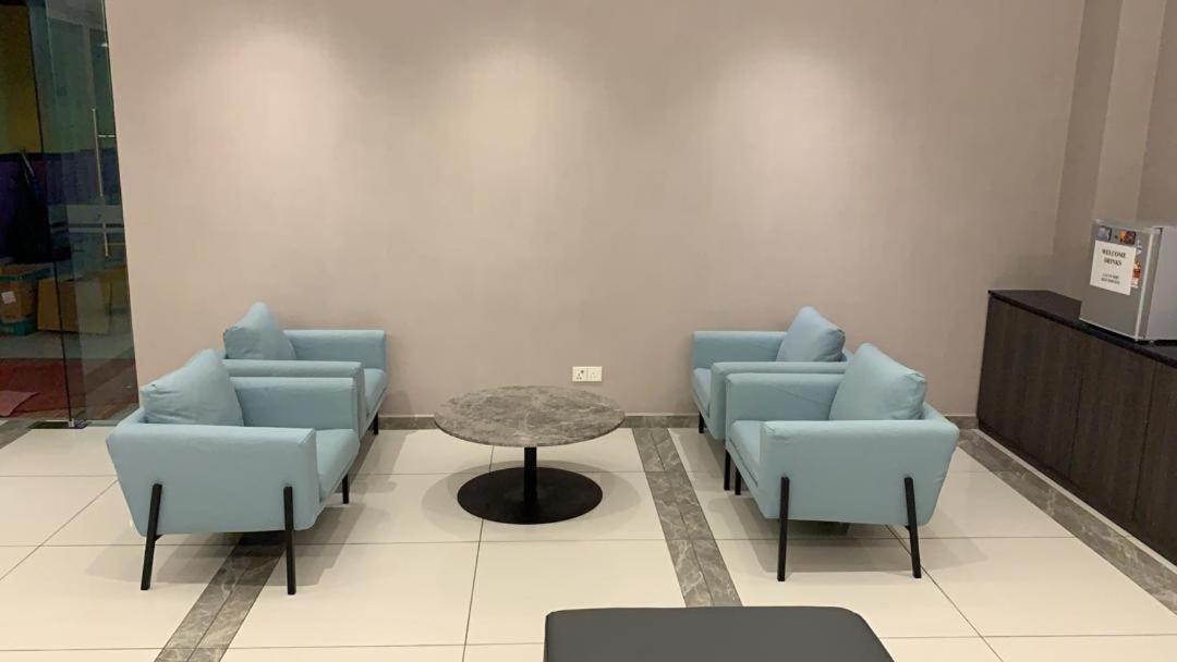 Frazel Inn Hotel Parit Buntar Extérieur photo